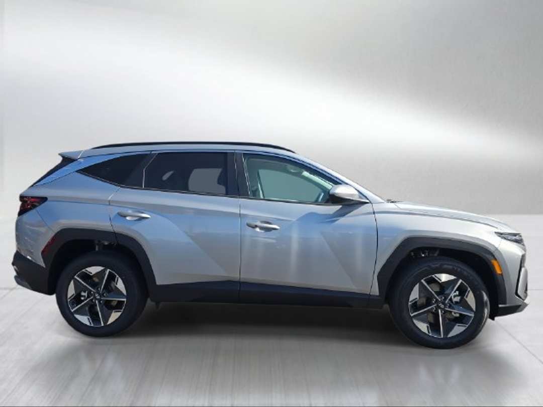 2026 Hyundai Tucson Hybrid SEL - Image 2