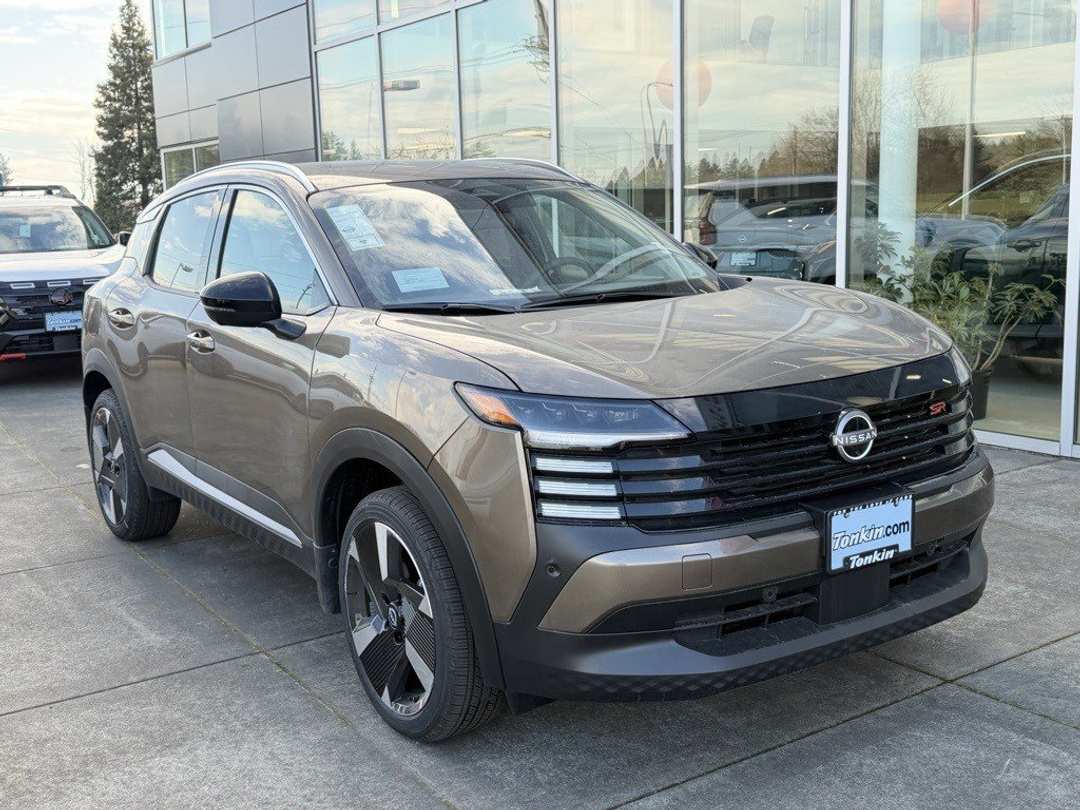 2026 Nissan Kicks SR - Image 3