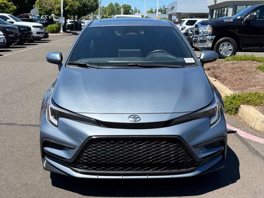 2025 Toyota Corolla SE - Image 3