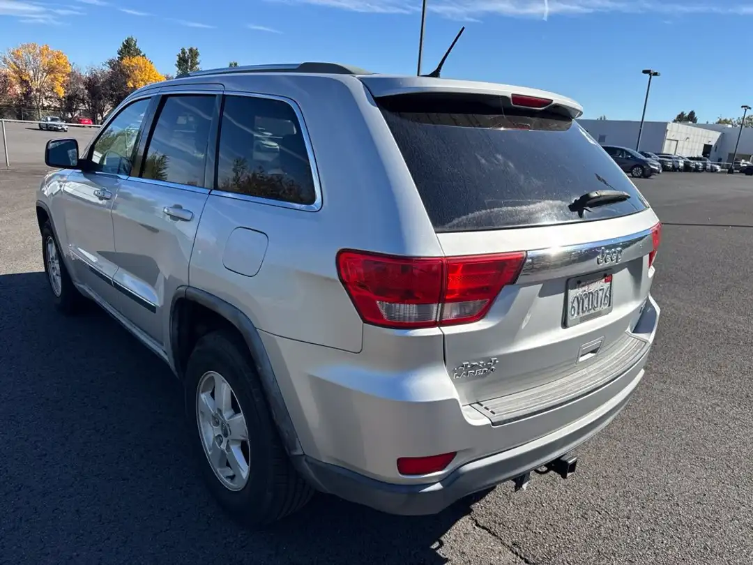 2012 Jeep Grand Cherokee Laredo - Image 3