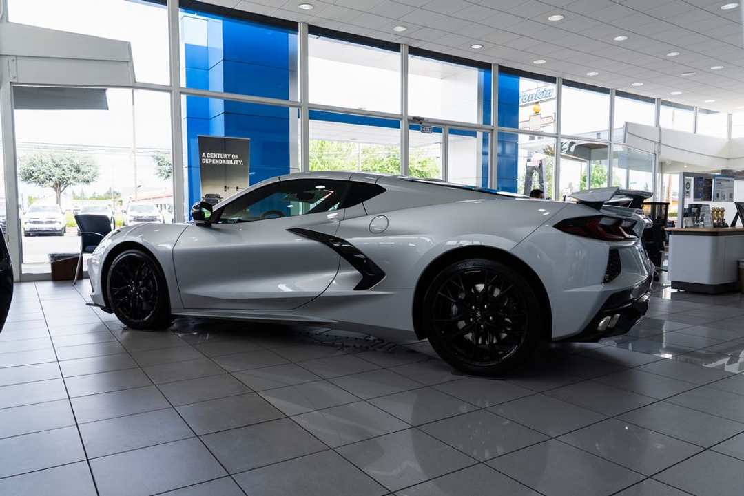 2026 Chevrolet Corvette Stingray - Image 2