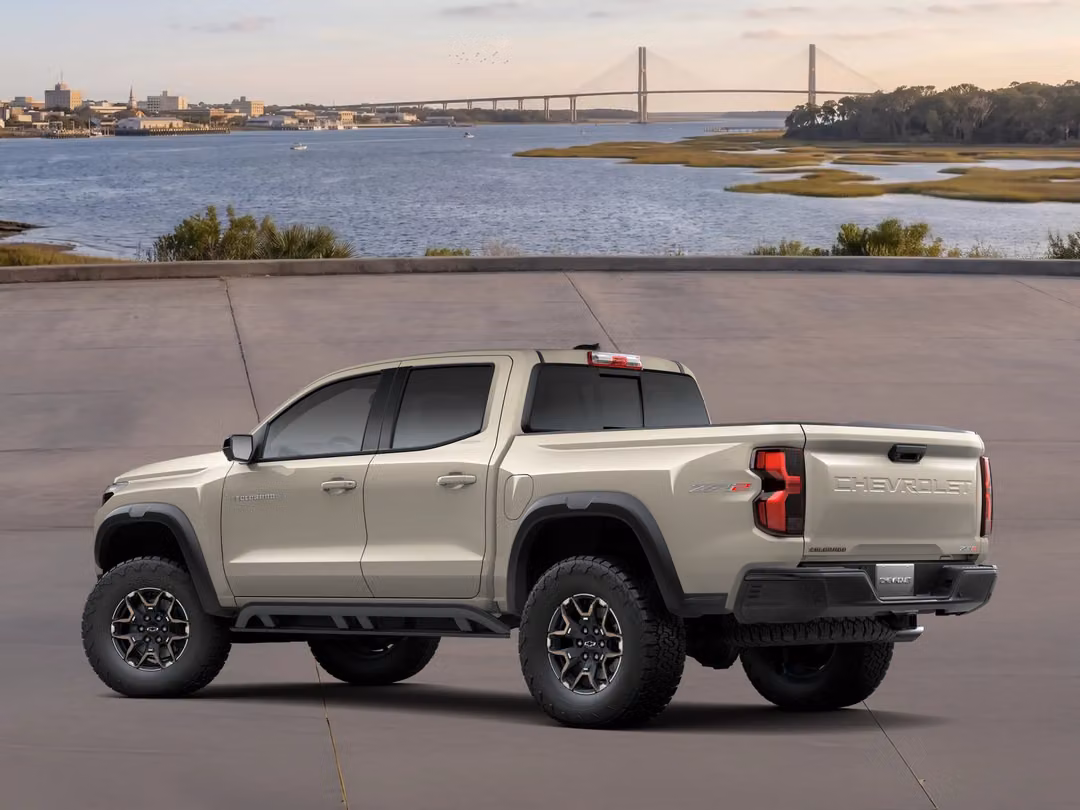 2026 Chevrolet Colorado ZR2 - Image 2