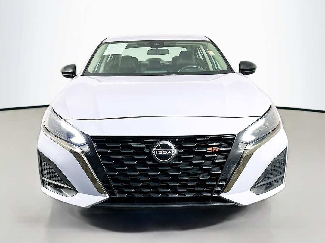 2024 Nissan Altima 2.5 SR - Image 2