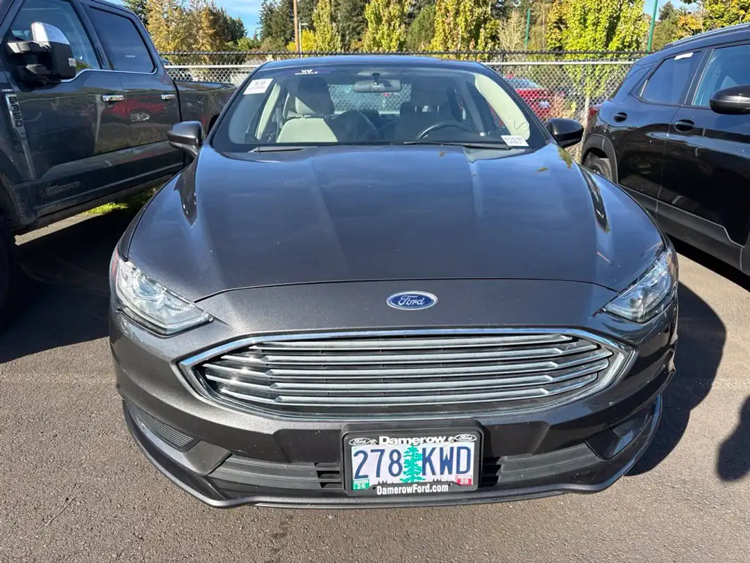 2018 Ford Fusion SE - Image 2