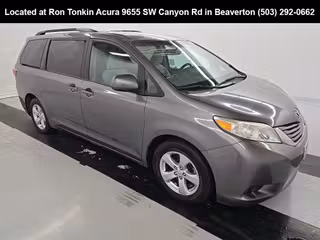 2017 Toyota Sienna LE