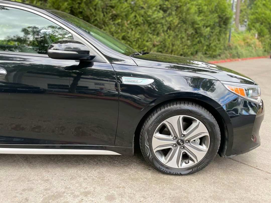 2017 Kia Optima Hybrid EX - Image 2