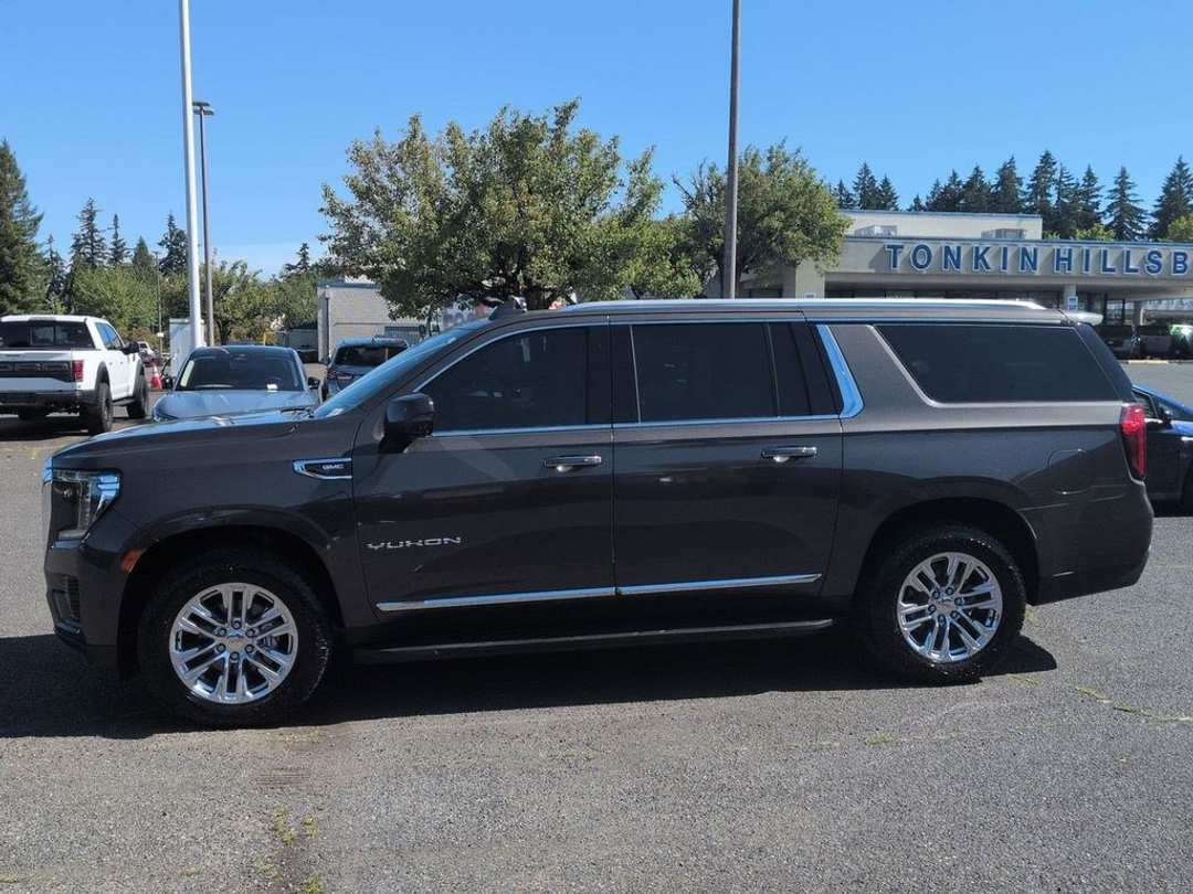 2021 GMC Yukon Xl SLT - Image 2