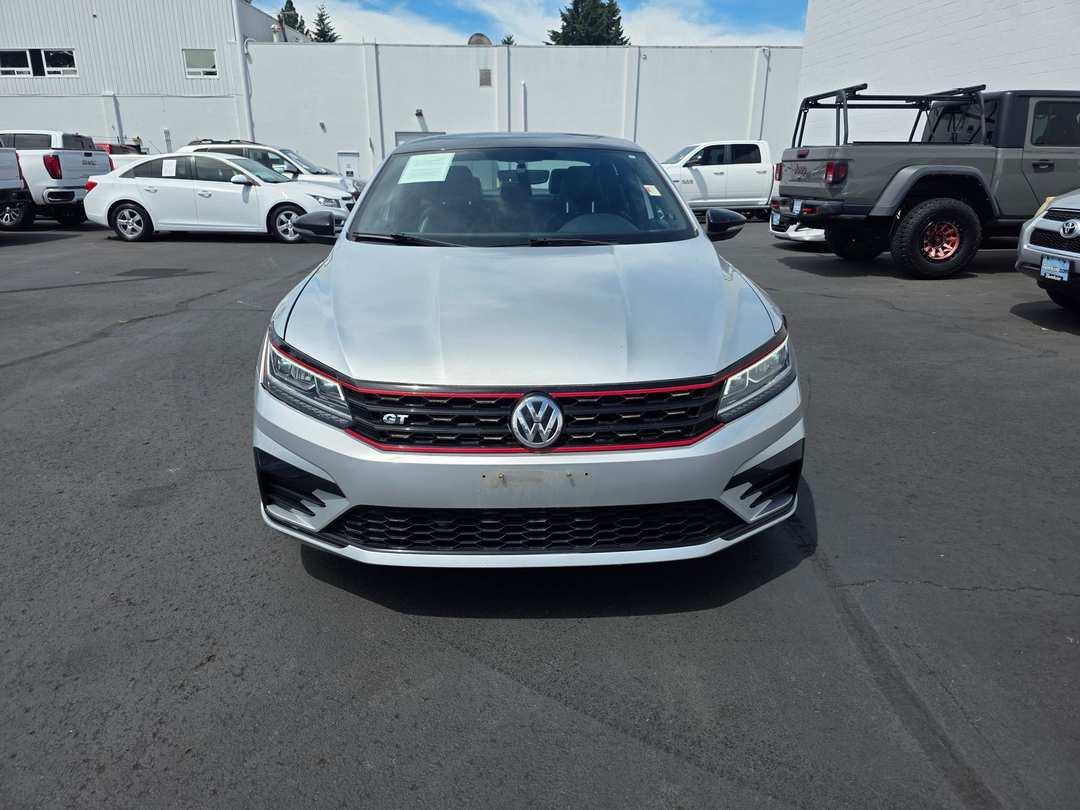 2018 Volkswagen Passat 3.6L V6 GT - Image 3