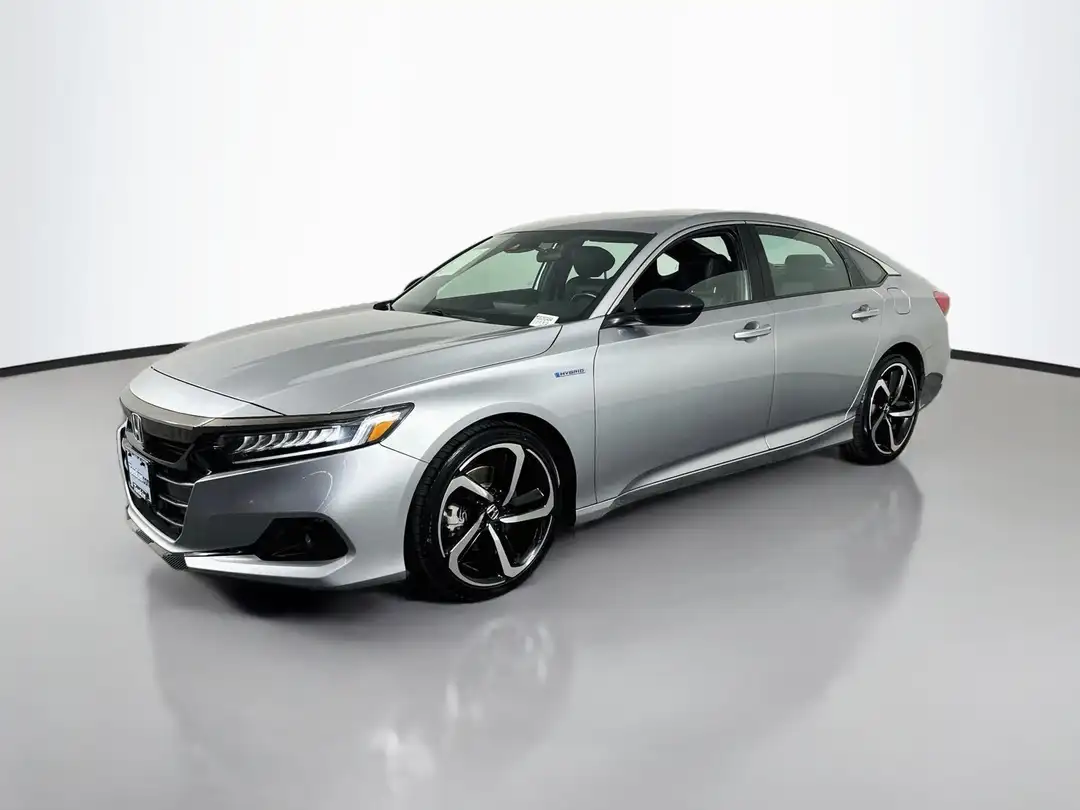 2022 Honda Accord Hybrid Sport - Image 3