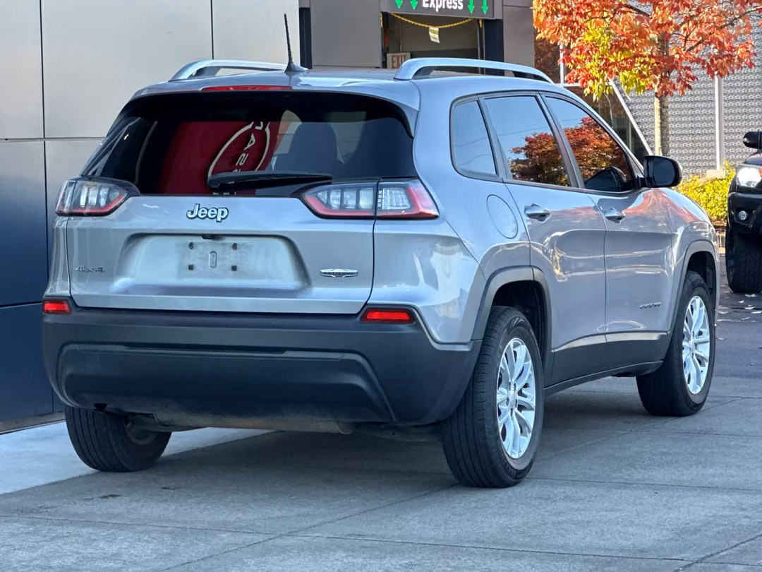 2021 Jeep Cherokee Latitude - Image 3