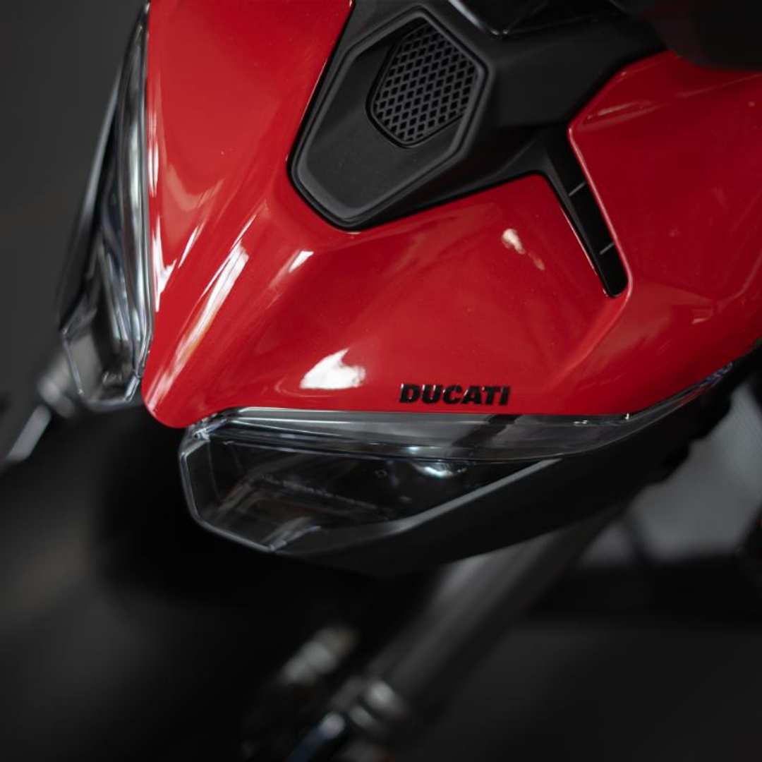 2026 Ducati Streetfighter V4 - Image 2