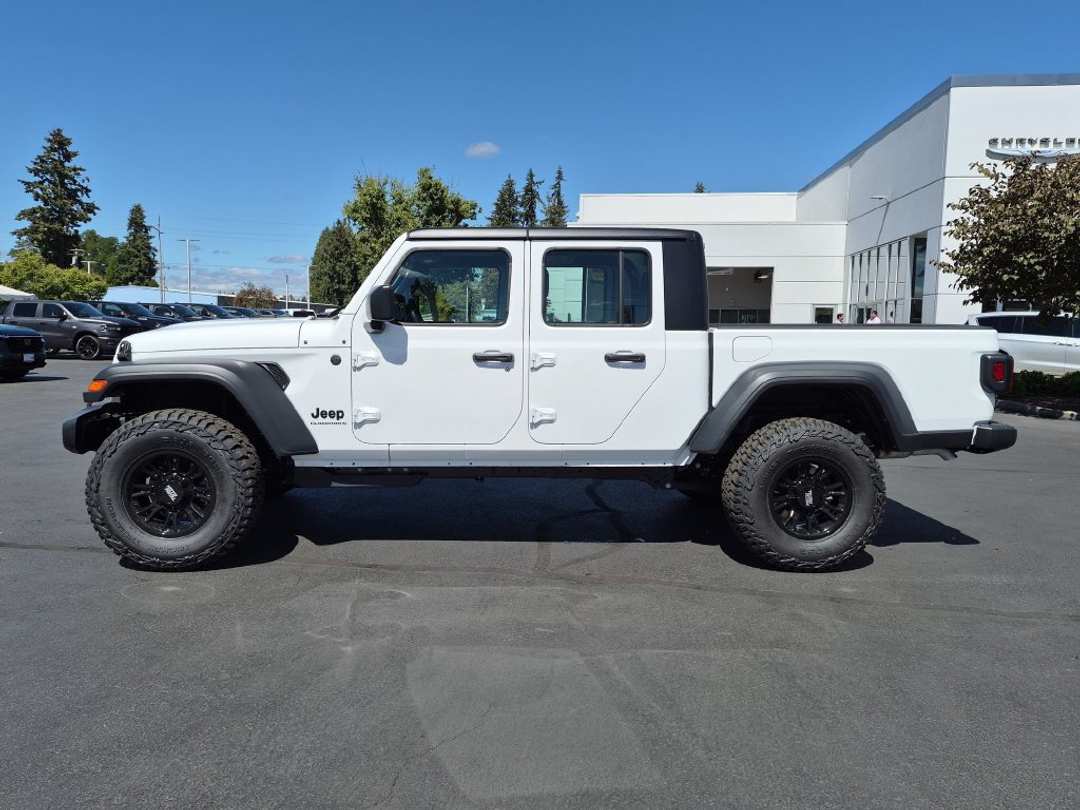 2026 Jeep Gladiator Sport - Image 3