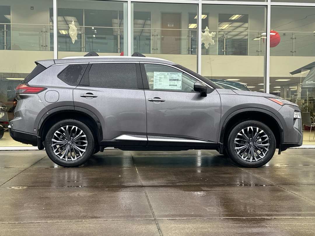 2026 Nissan Rogue Platinum - Image 3