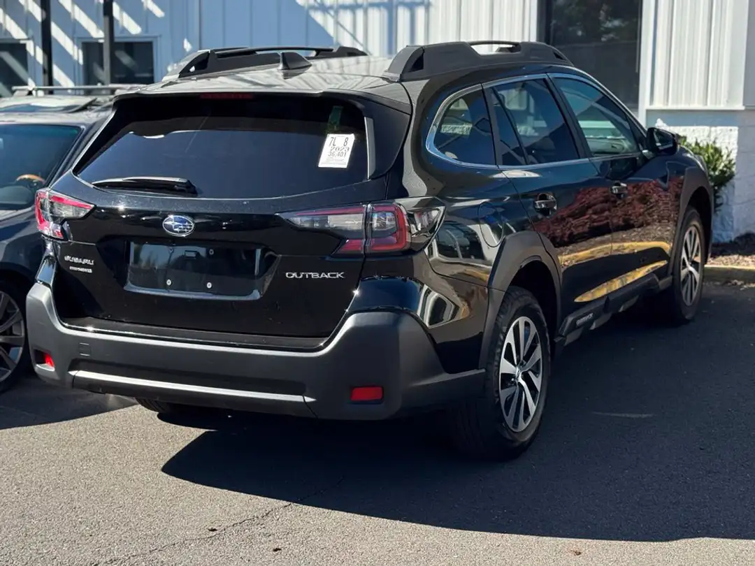 2023 Subaru Outback Premium - Image 2