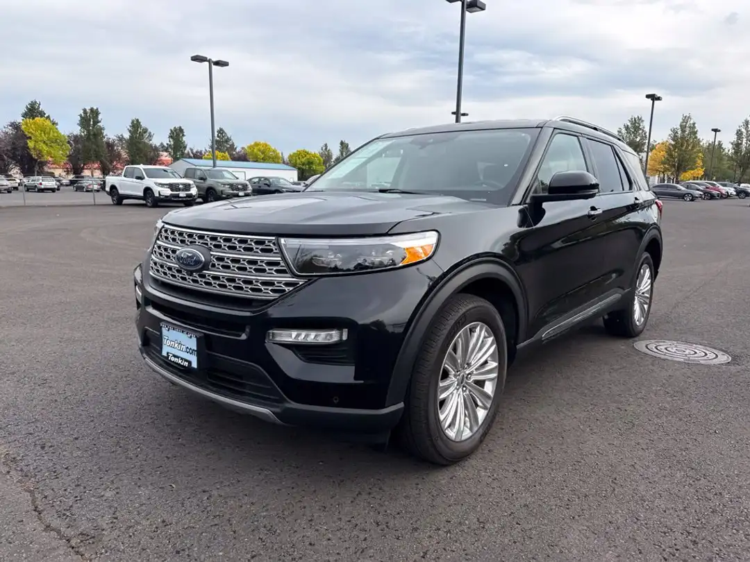 2022 Ford Explorer Limited Hybrid - Image 3
