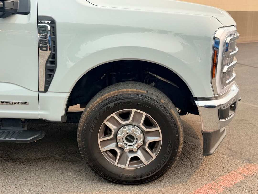2025 Ford F-350Sd Lariat - Image 2