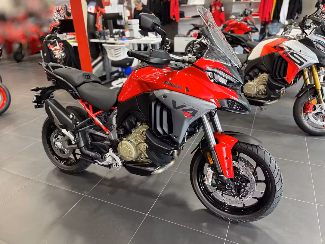 2026 Ducati Multistrada V4 S Travel & Radar - Image 2