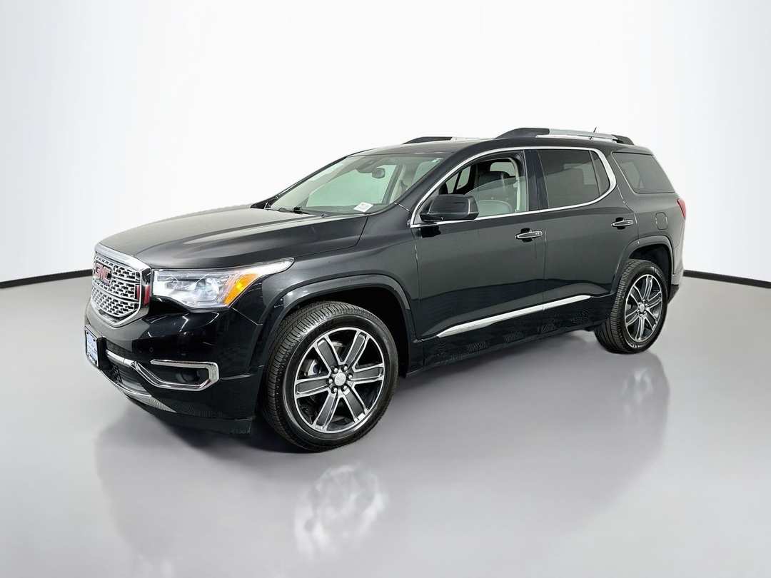 2017 GMC Acadia Denali - Image 3