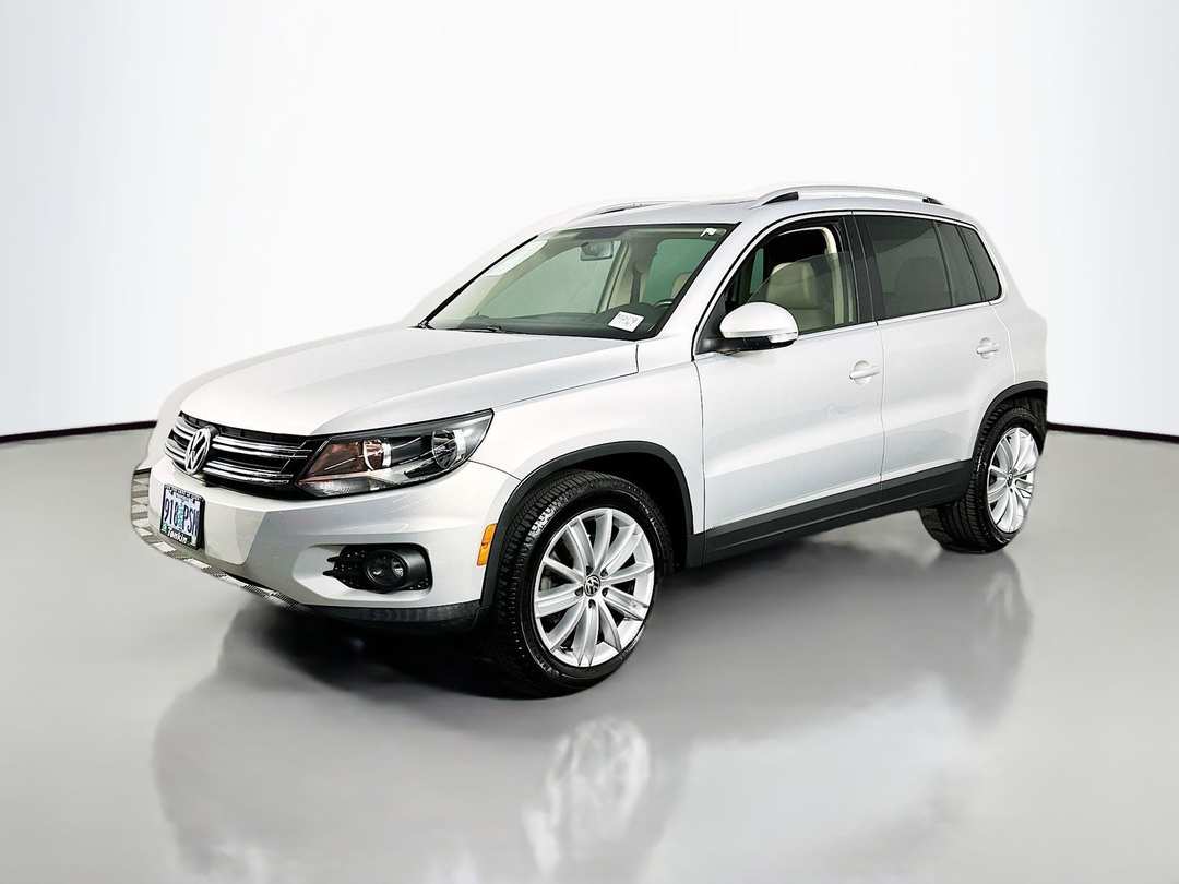 2012 Volkswagen Tiguan SE - Image 3