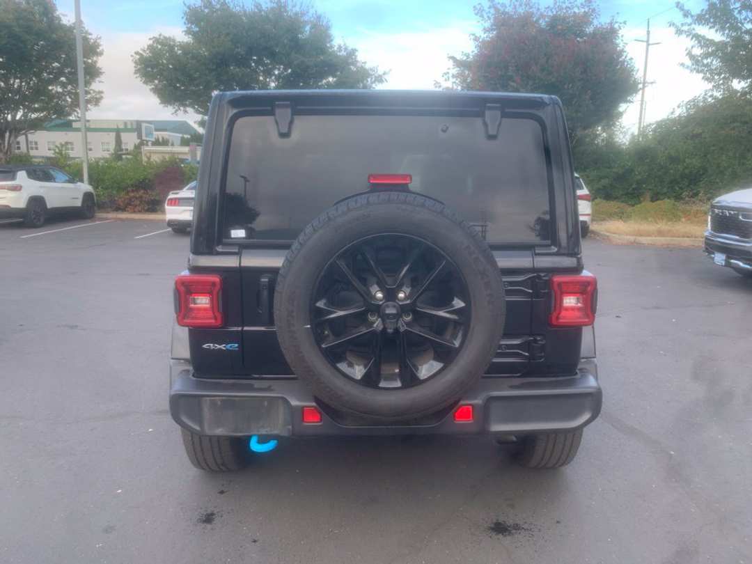 2024 Jeep Wrangler Sahara 4xe - Image 3