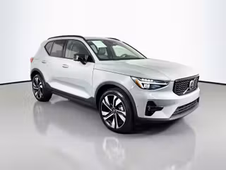 2025 Volvo Xc40 B5 Ultra Dark Theme