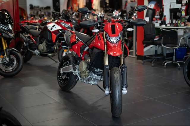 2025 Ducati Hypermotard 698