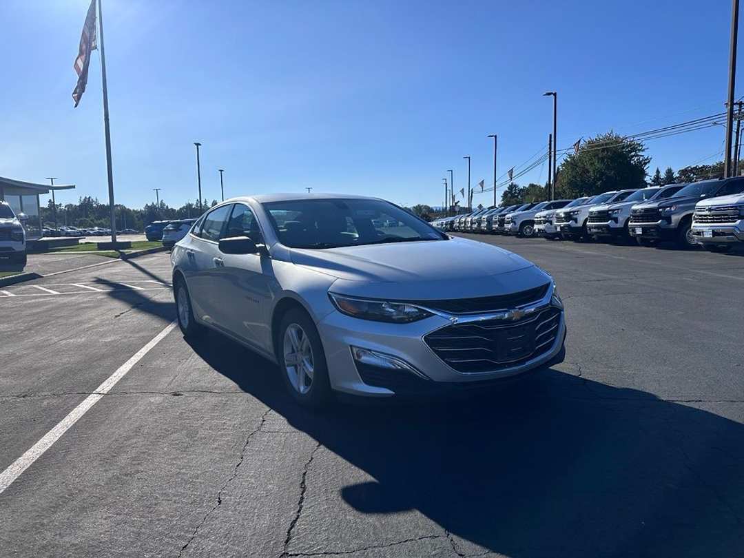 2020 Chevrolet Malibu LS - Image 3