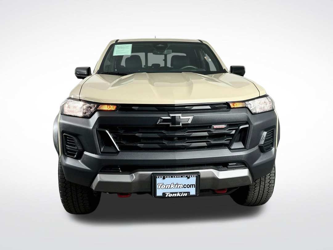 2024 Chevrolet Colorado Trail Boss - Image 2