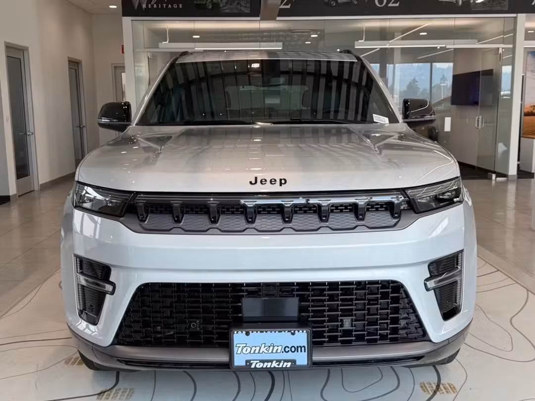 2026 Jeep Grand Wagoneer Limited Altitude - Image 3