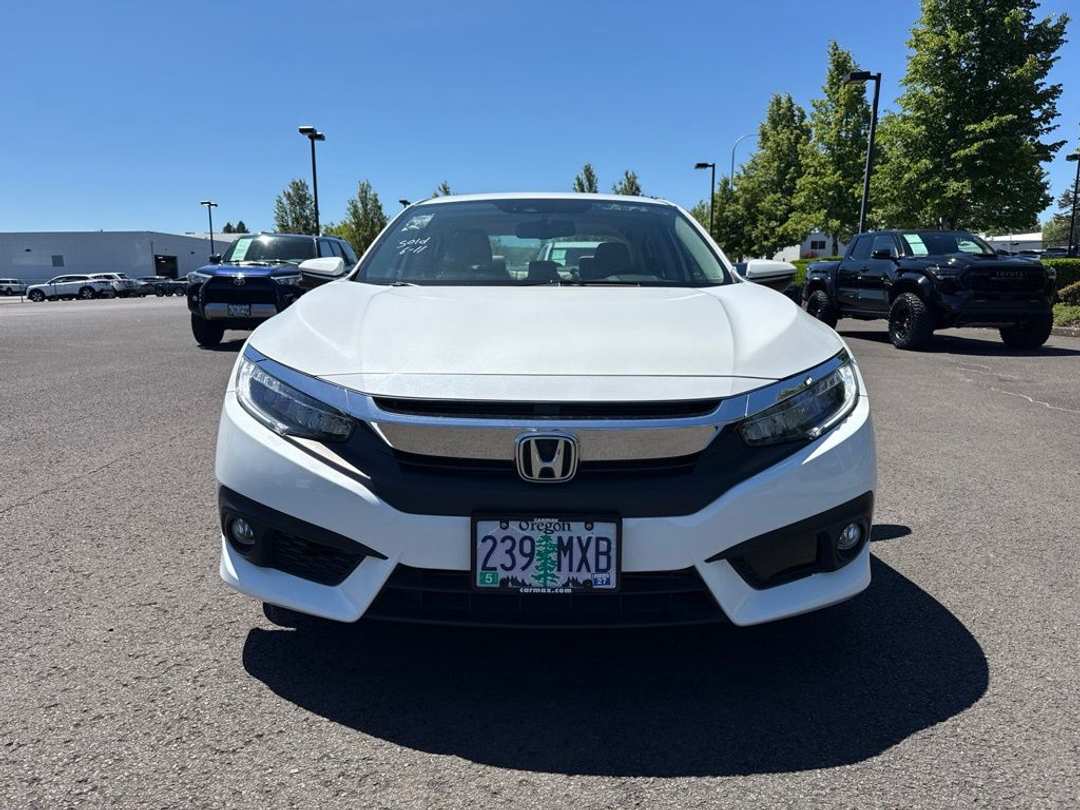 2016 Honda Civic Touring - Image 2