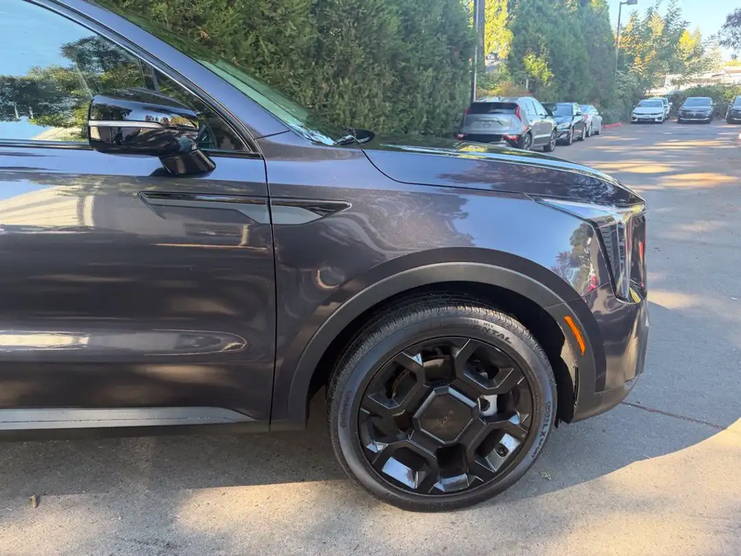 2025 Kia Sorento XLine EX - Image 3
