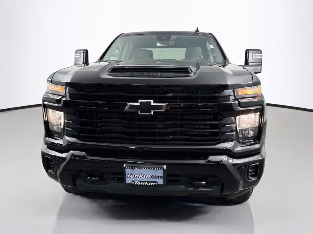 2026 Chevrolet Silverado 2500Hd Custom - Image 2