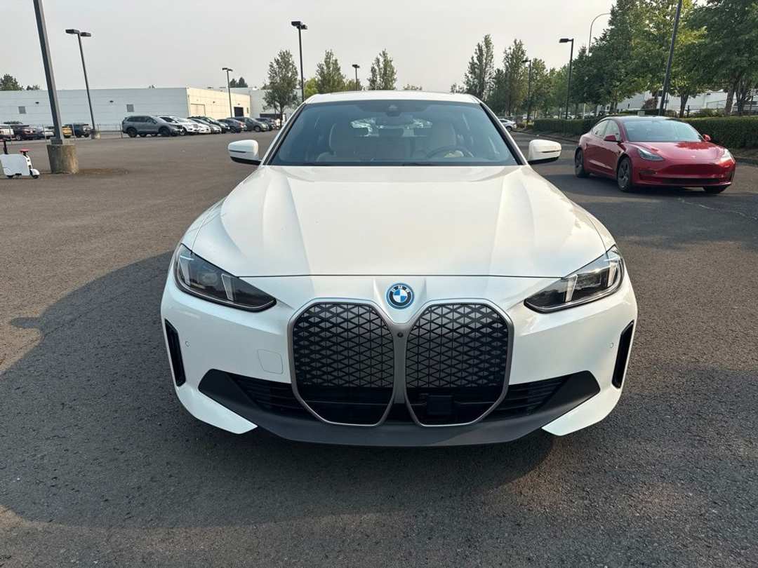 2025 BMW I4 xDrive40 - Image 2