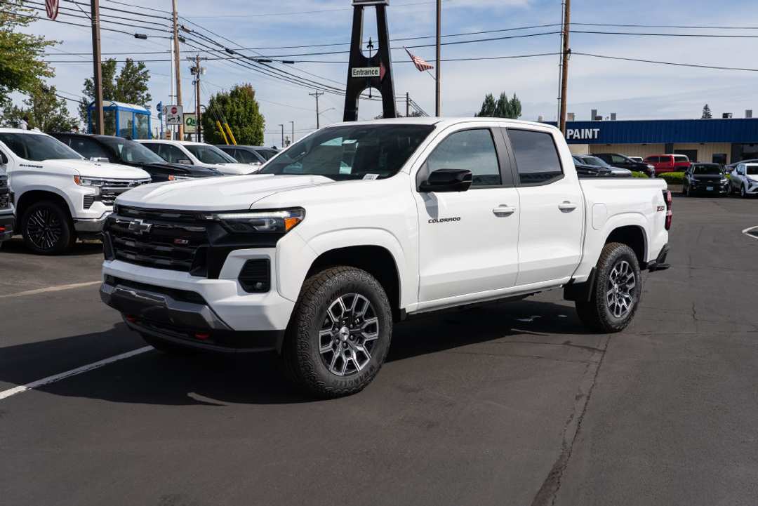 2026 Chevrolet Colorado Z71 - Image 3