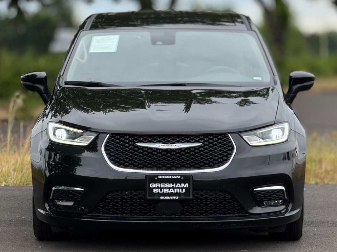 2023 Chrysler Pacifica Hybrid Touring L - Image 2