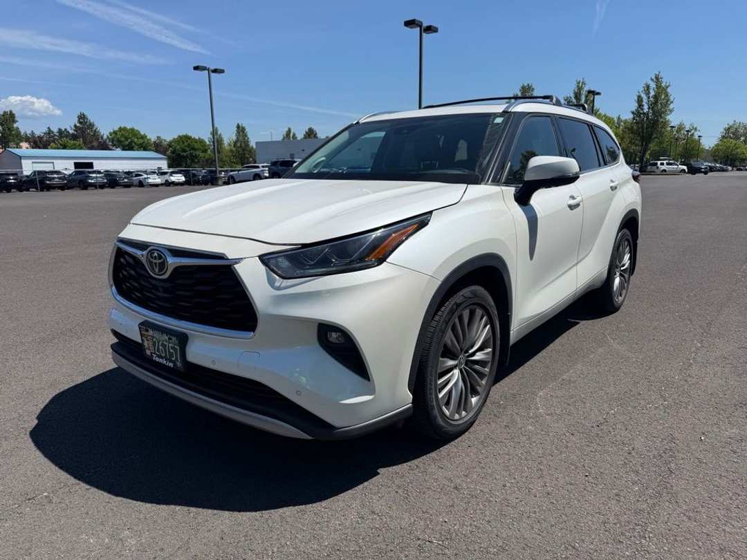 2021 Toyota Highlander Platinum - Image 3
