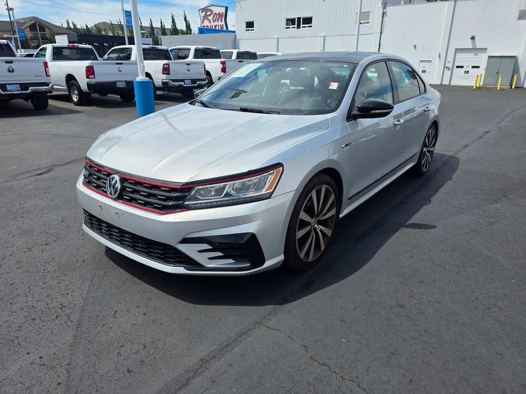 2018 Volkswagen Passat 3.6L V6 GT - Image 2
