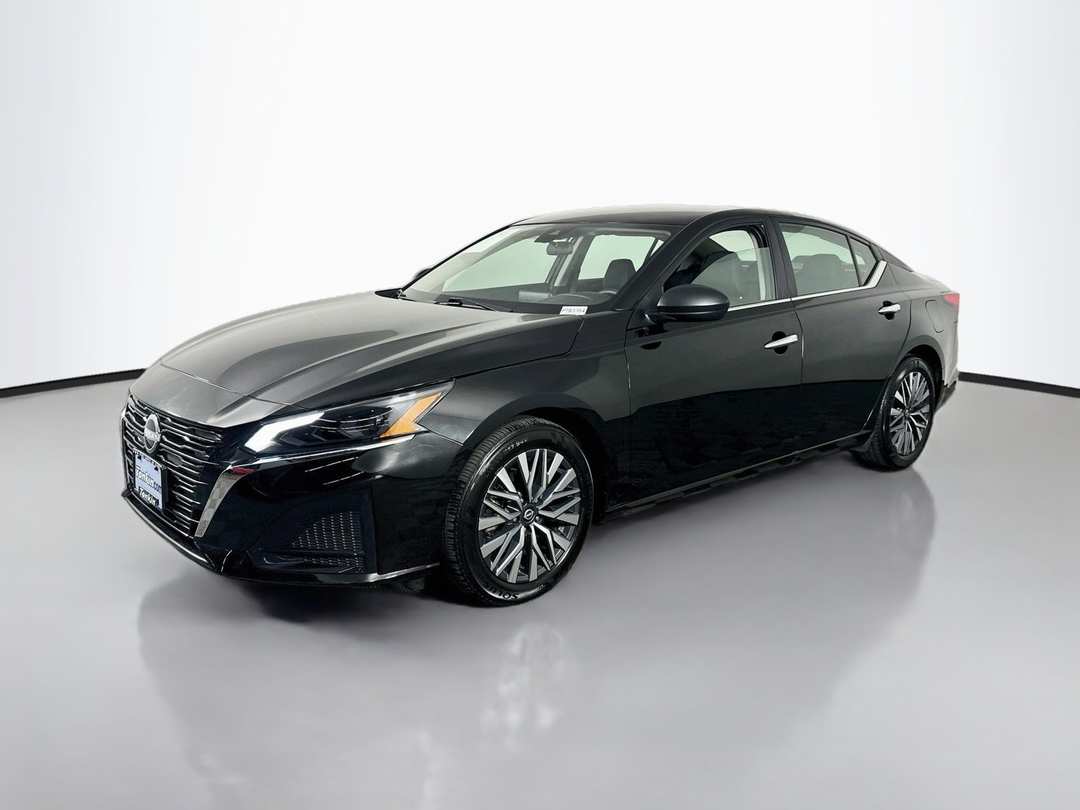 2025 Nissan Altima 2.5 SV - Image 3