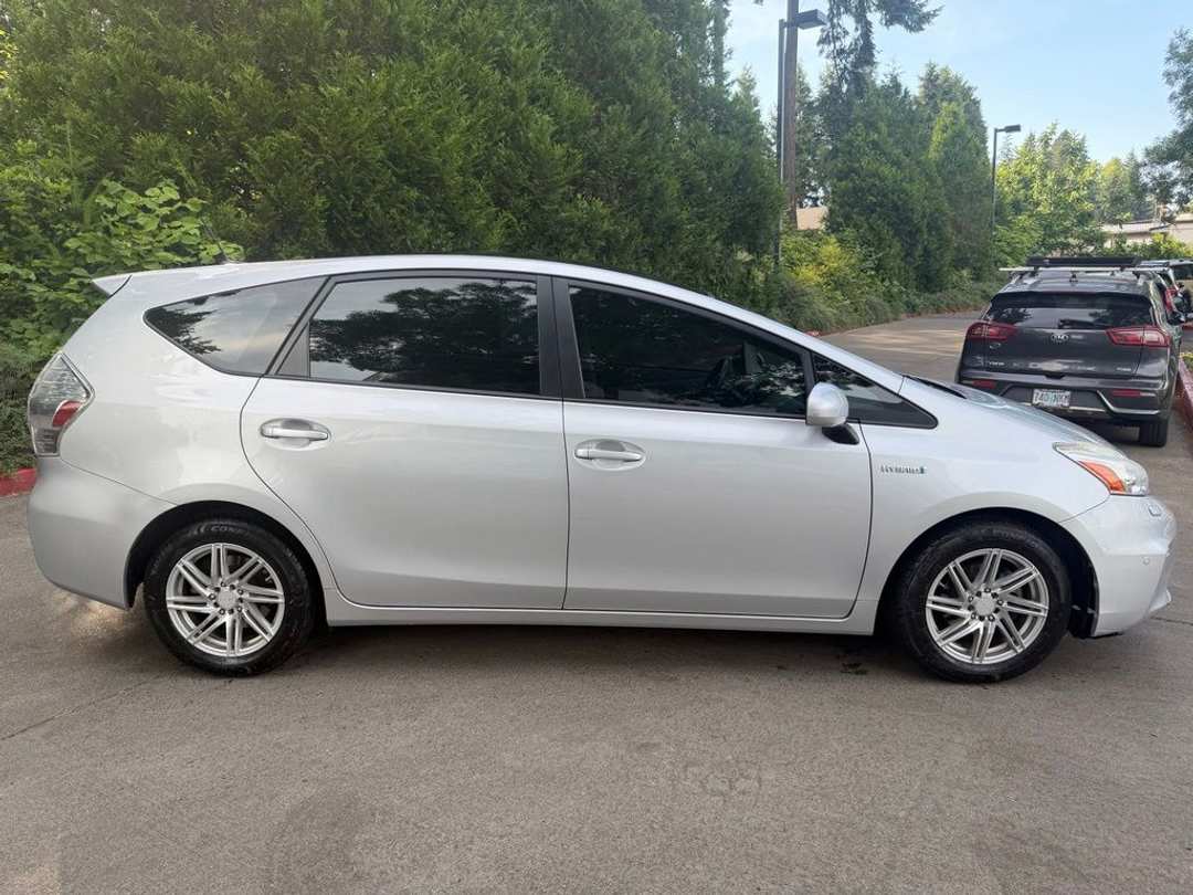 2013 Toyota Prius V - Image 2