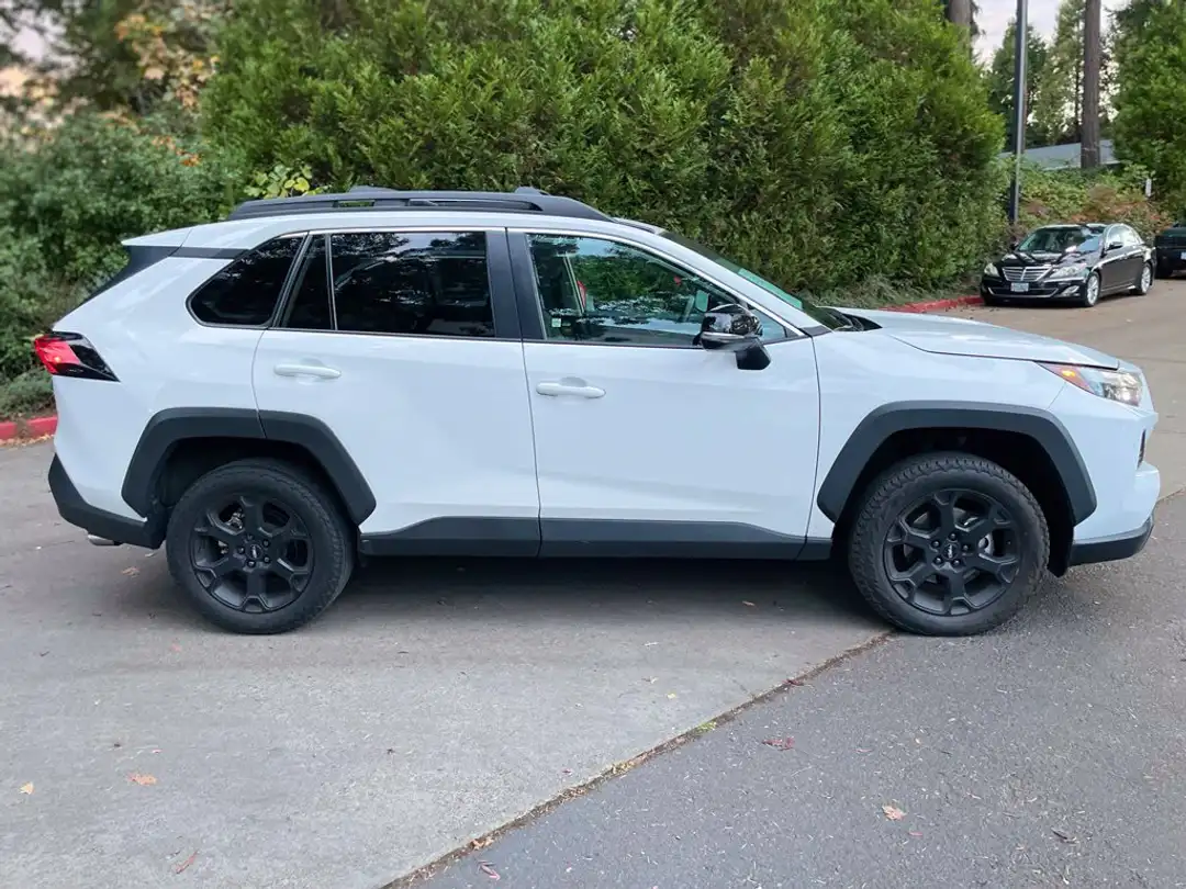 2023 Toyota Rav4 TRD Off Road - Image 3