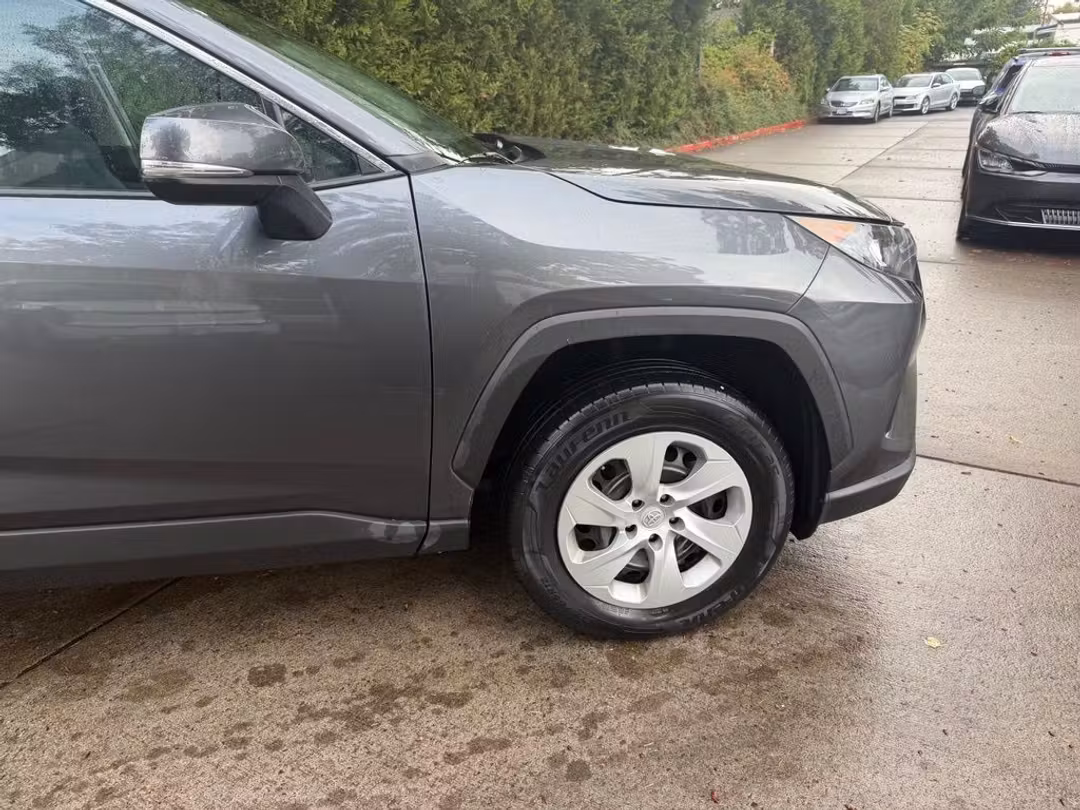 2020 Toyota Rav4 LE - Image 3