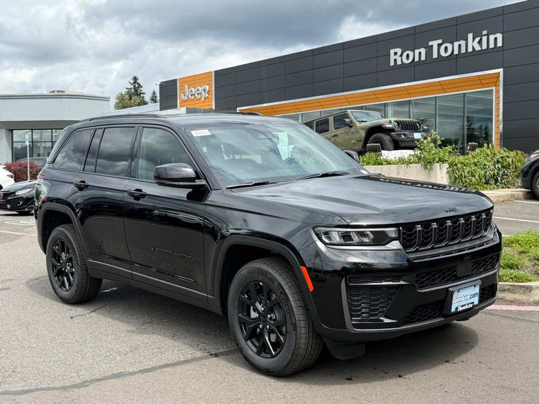 2026 Jeep Grand Cherokee Laredo Altitude - Image 2