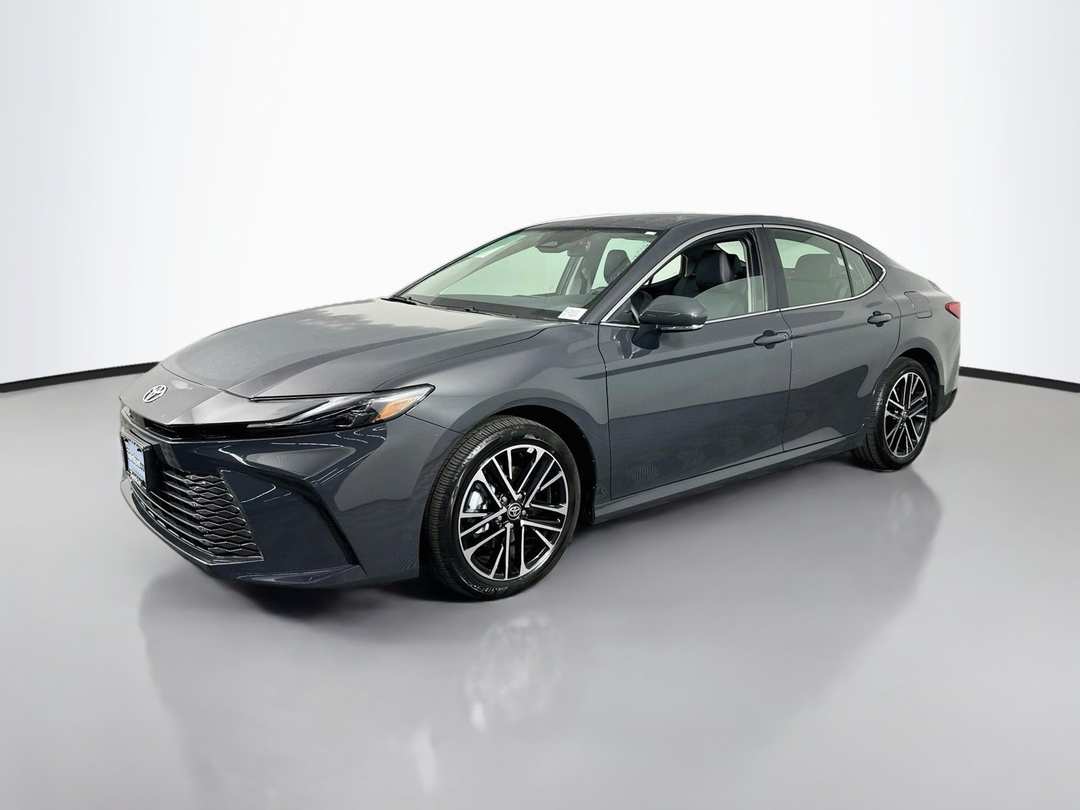 2026 Toyota Camry XLE - Image 3