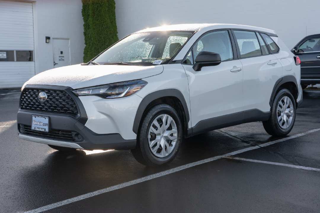 2022 Toyota Corolla Cross L - Image 3