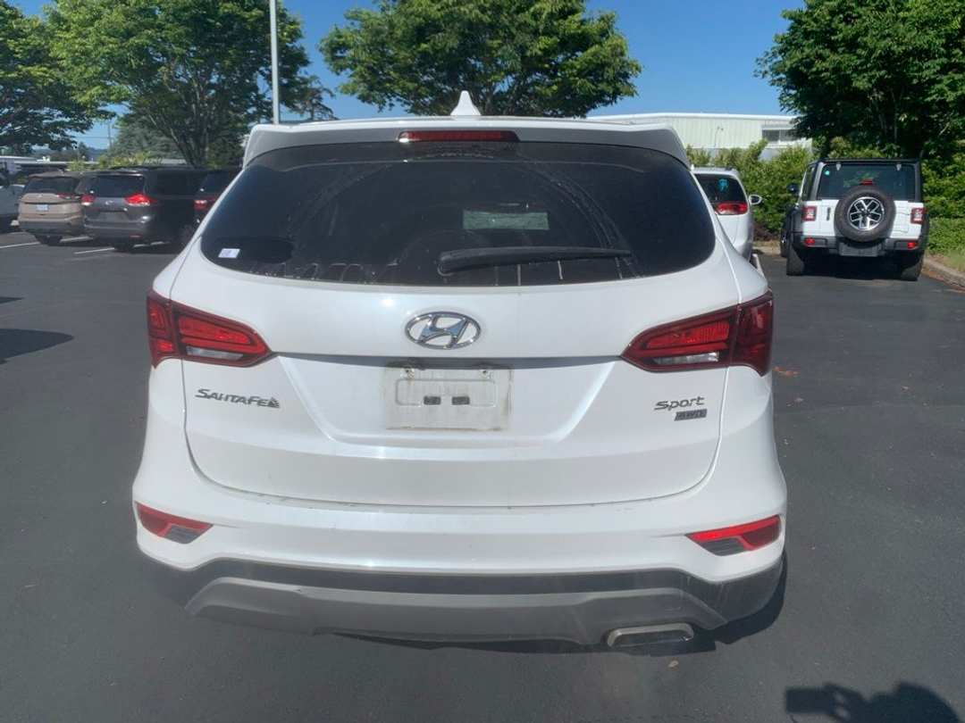 2017 Hyundai Santa Fe Sport 2.4 Base - Image 3