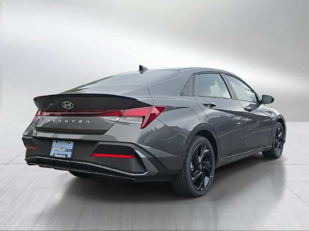 2026 Hyundai Elantra SEL Sport - Image 3