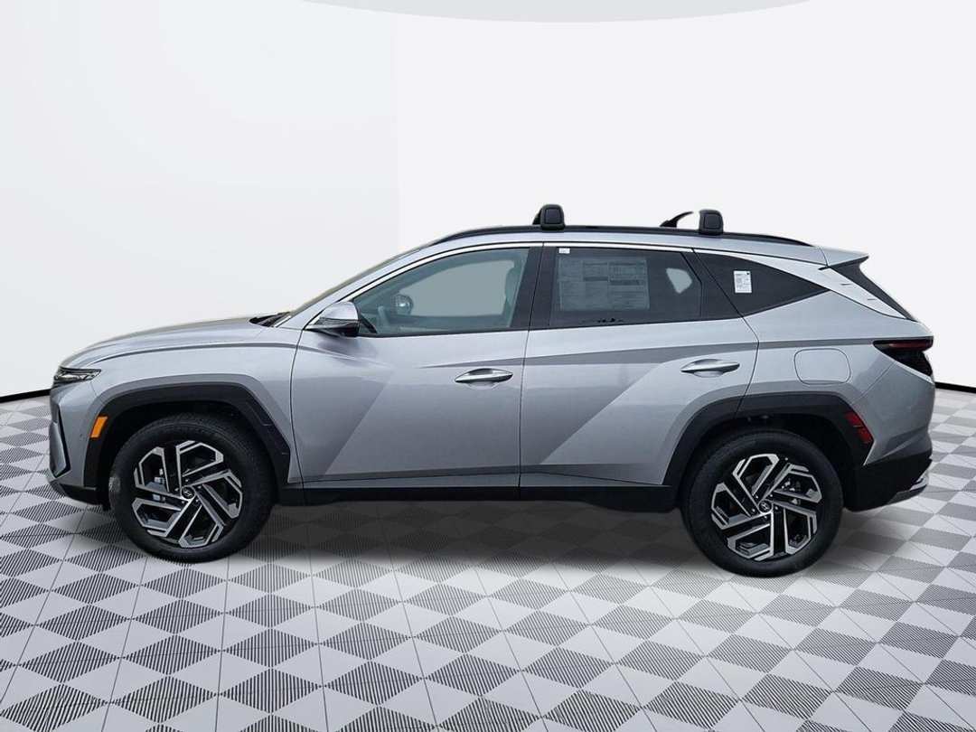 2026 Hyundai Tucson Hybrid Limited - Image 3