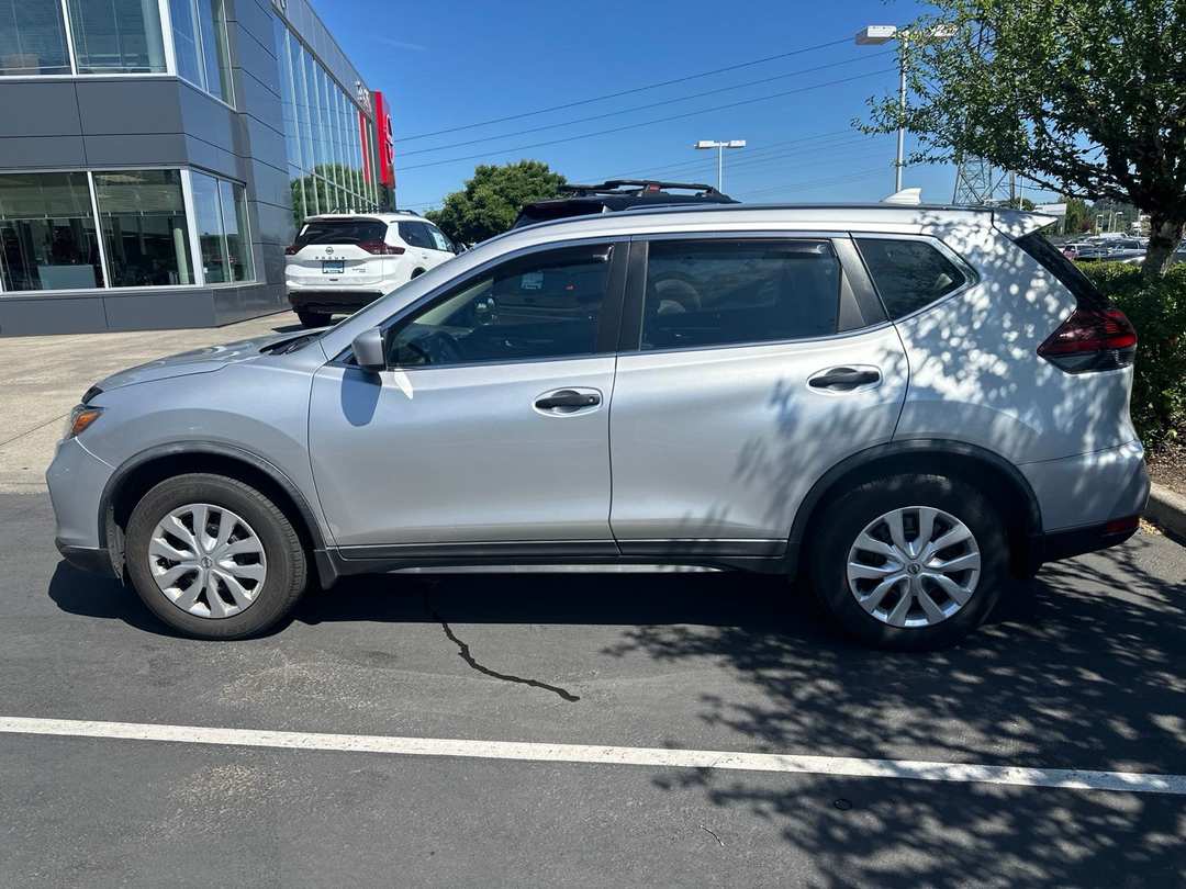 2018 Nissan Rogue S - Image 2
