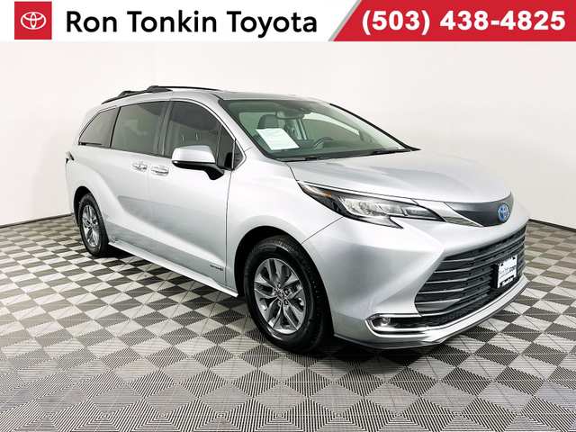 2021 Toyota Sienna XLE
