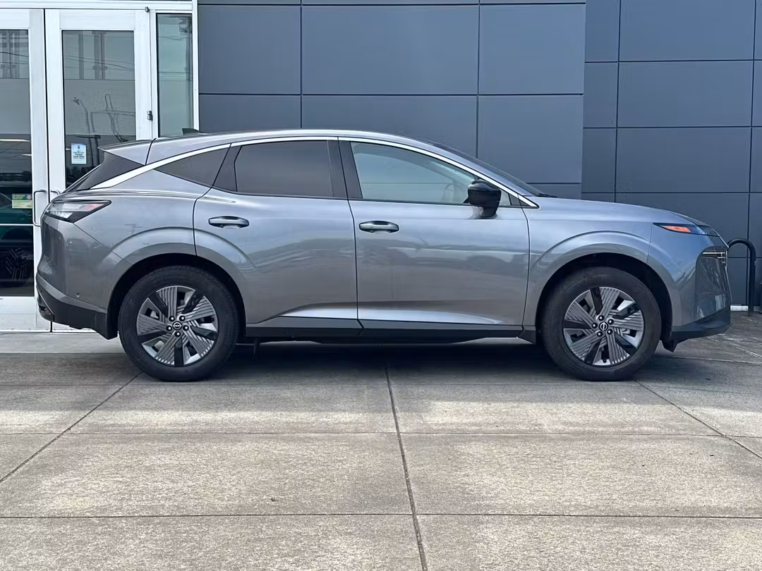 2025 Nissan Murano SV - Image 2